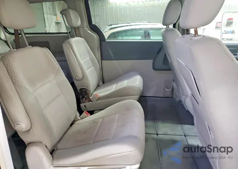 2008 Chrysler Town & Country Touring z USA, uszkodzony, nr VIN 2A8HR54P98R694663